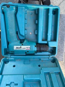 Makita Cordless Driver Drill with Case