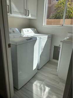 Hotpoint clothes Dryer front loading white