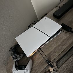 PS5 Digital & White Remote