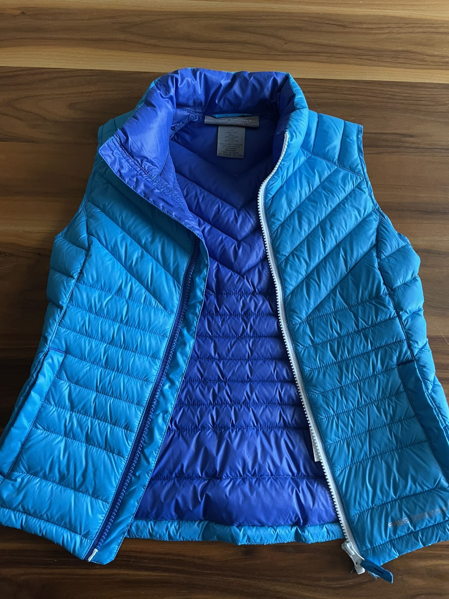 Free Country Lightweight Down Nylon Puffer Vest M(10-12Y) Light Blue
