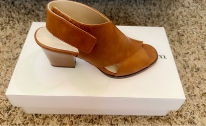 WOMEN’S SANDALS