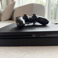 PS4 Slim Console With Controller 