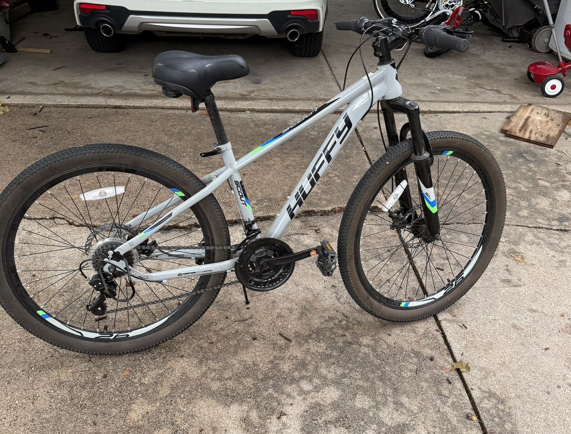 26 SCOUT HUFFY MOUNTAIN BIKE DISC BRAKES