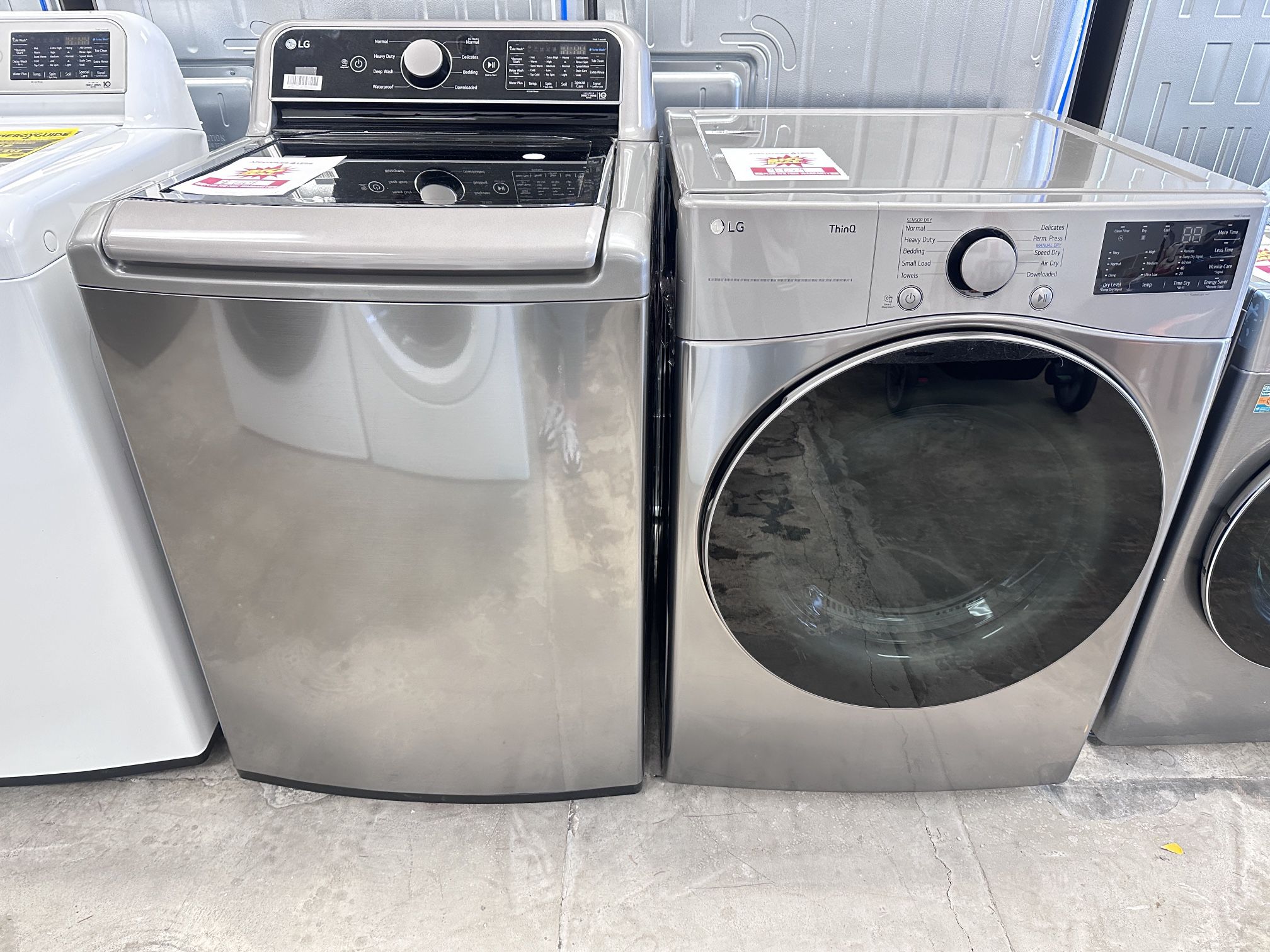 Unused LG Washer And Dryer Set 