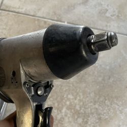 Central Pneumatic Air Impact Wrench 1/2in Drive