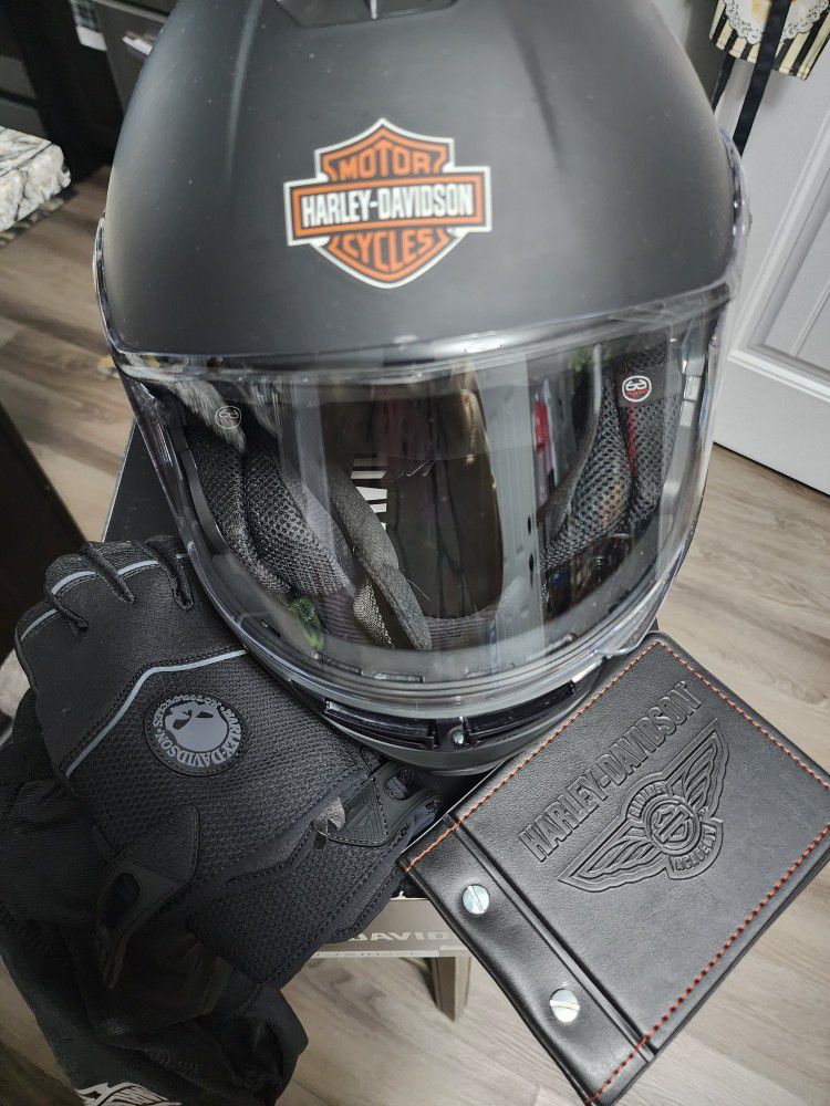Harley Davidson Motorcycle Helmet & Gloves