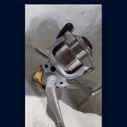 Shimano Stradic 2500 FH Fishing Reel 