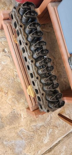 6 Cyl 4.0 Jeep Cylinder Head