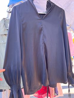 H&M black blouse side M