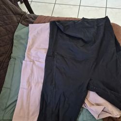 3 Maternity Biker Shorts Size L