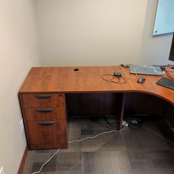 Large L shaped desk with lockable drawers