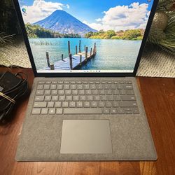 Microsoft Sulfate Laptop 5 i5 8GB 250GB Model 1950