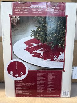 Christmas Tree Skirt with Adjustable Feature