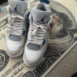 Air Jordan Retro 4