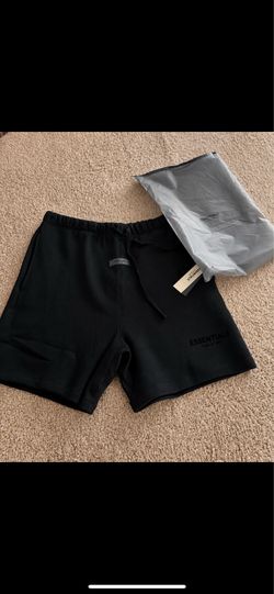 Black essential shorts