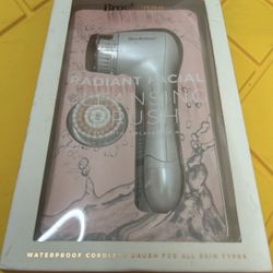 Brookstone Facial Brush 