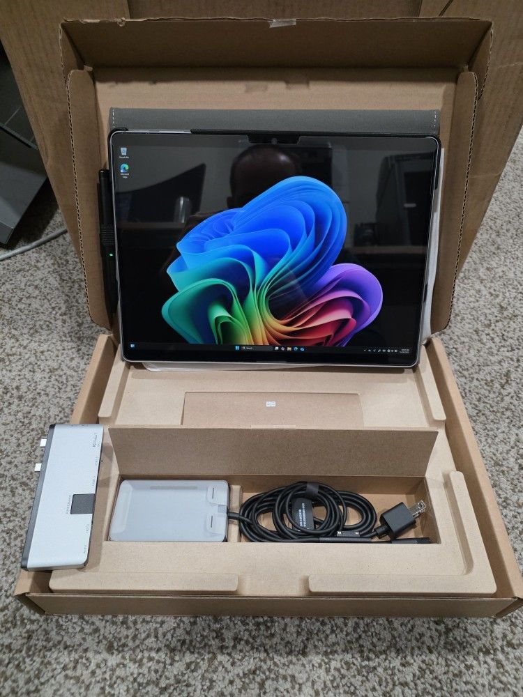 2025 Microsoft Surface Pro 11, 13", Intel Ultra Series 238V, Arc 130V, 32GB RAM, 256GB NVME