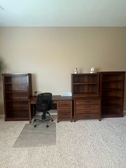 Beautiful 5 piece office set like new! 350 OBO