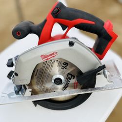 Milwaukee 18V 6-1/2 in. Circular Saw (TOOL ONLY/SOLO LA HERRAMIENTA)