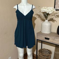 Women’s Size Medium 