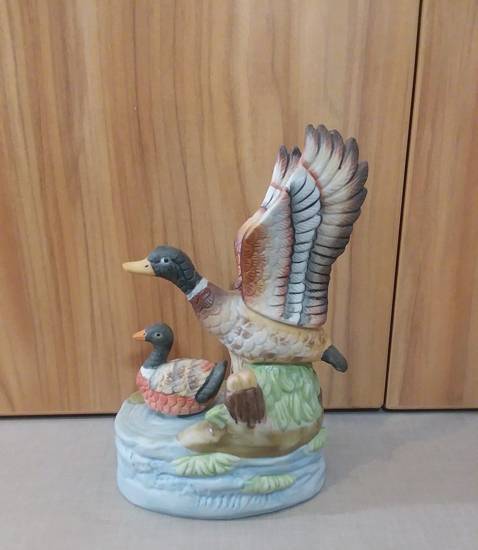 Vintage Deville Ducks Music Box