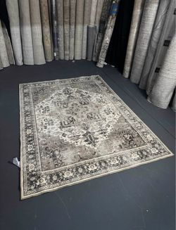 Like New Ruggable 5x7 Washable Area rug - Gray & Cream