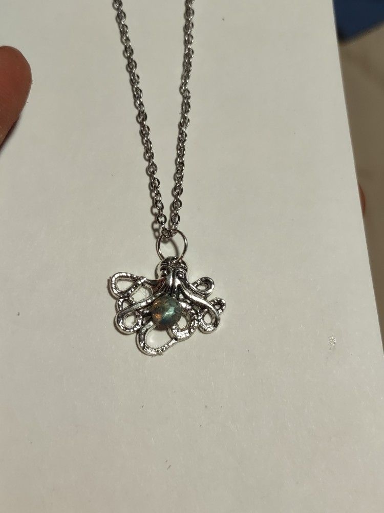octupus labradorite necklace 