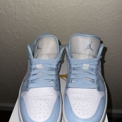 WMNS AIR JORDAN 1 LOW 