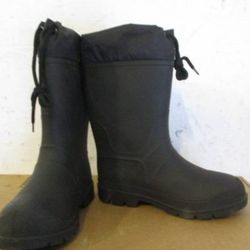 Kamik Boots Size 8 (not sure if men's or women's)  
