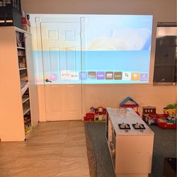 VOPLLS Portable Mini Projector for Home & Outdoor Movie Nights, 500 ANSI Lumen Brightness with Built-in Speaker (Supports 1080P/4K Content, Auto Focus