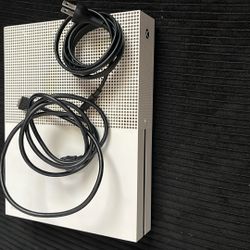 Xbox One S With Controller And Wires 