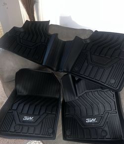 2021 Nissan rouge floor mat