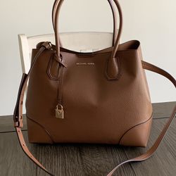  Michael Kors Mercer Gallery Medium Tote In Brown 38F1GZ5T6L. I’m