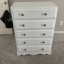 5 drawer Chest Dresser