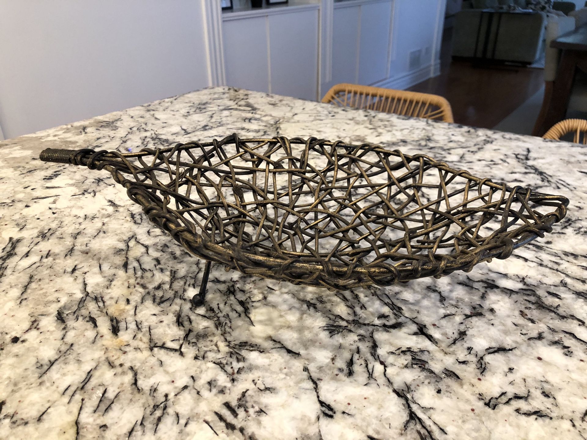 Decorative leaf shaped holder