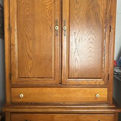 Clothes chest of drawers