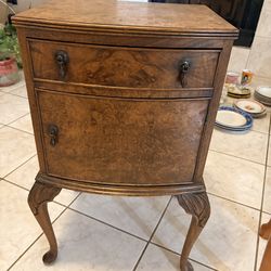 Vintage Side Table Must sell today March 1 MOVING