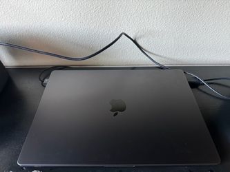 MacBook Pro M5 Max 16’ 48gb 2tb ssd