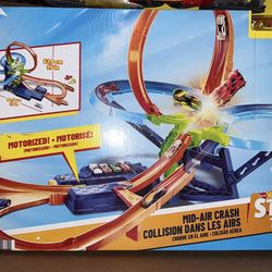 Hot Wheels Stunt Track