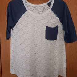 Women's Size Medium,  Mystree Lace Tee Shirt 