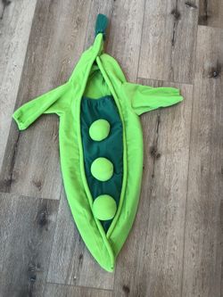 Pea in a pod baby Halloween costume