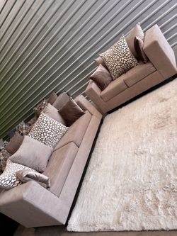 LIKE NEW 2pc sofa couch set (DELIVERY AVAILABLE)