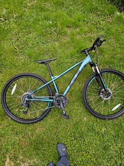 Like new! GT Mountain Bike