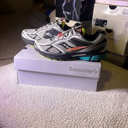 Saucony Size 9 