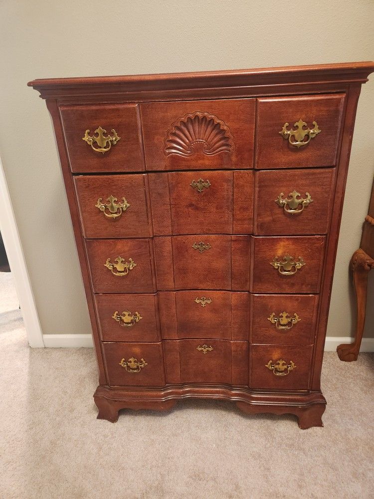 Dresser