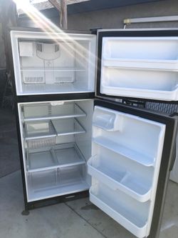 Top and bottom apartment size refrigerator for sale