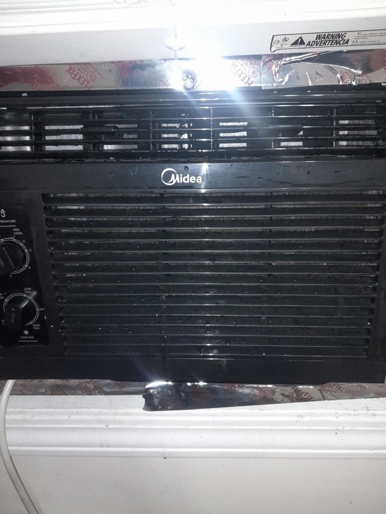 Midea 5000 BTU Window A/C Unit