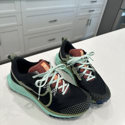 Nike React Trail Women’s  Size Sz 7 Shoes Sneakers 