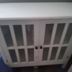 White display cabinet