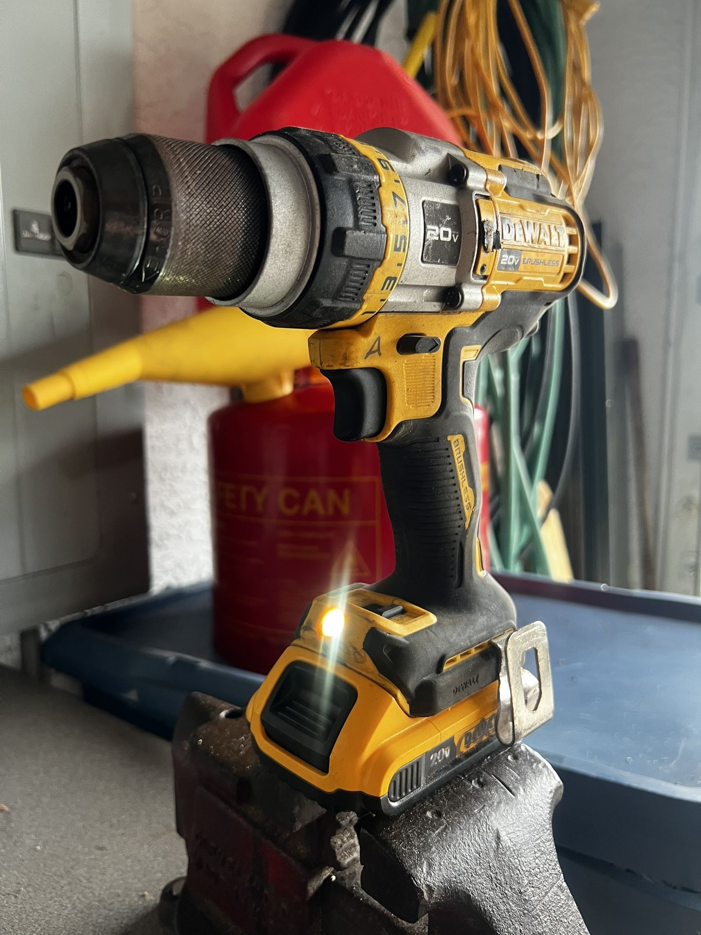 20V MAX Brushless Cordless 1/2 in. Hammer Drill/Driver with FLEXVOLT ADVANTAGE (Tool Only)